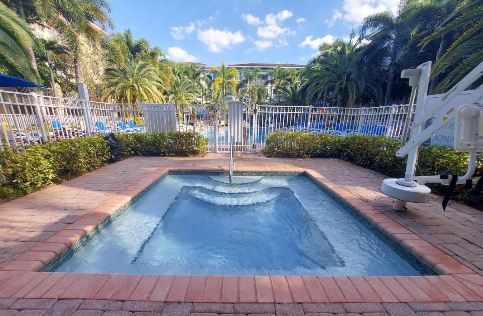 Mizner Place At Weston Town Center, Fort Lauderdale Eksteriør bilde
